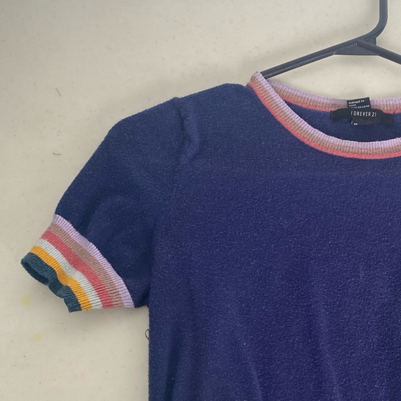 Forever 21 T-Shirt - Picture 2 of 2